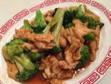 605. Chicken with Broccoli in a brown sauce.